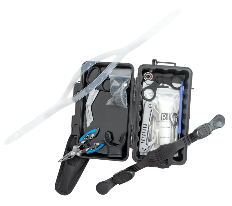 Dive like an expert A complete list of everything your SCUBA saveadive kit must have. • Divekit